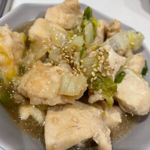 フライパンでしっとり柔らか★鶏むね肉と白菜の蒸し煮